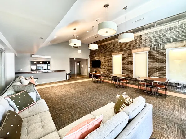 $2,250 | 40 East 9th Street, Unit 1604, Chicago, IL 60605