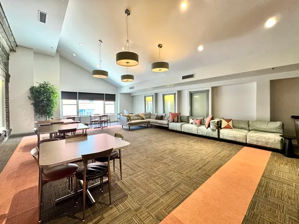 $2,250 | 40 East 9th Street, Unit 1604, Chicago, IL 60605