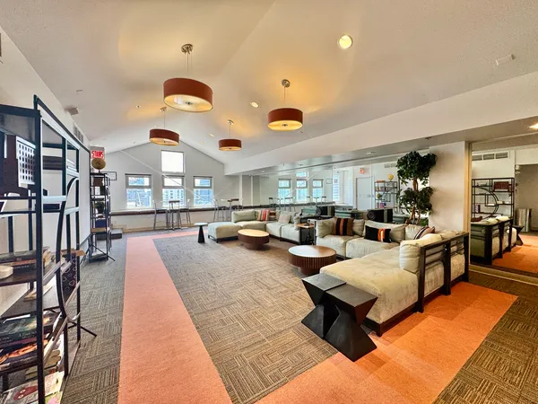 $2,250 | 40 East 9th Street, Unit 1604, Chicago, IL 60605