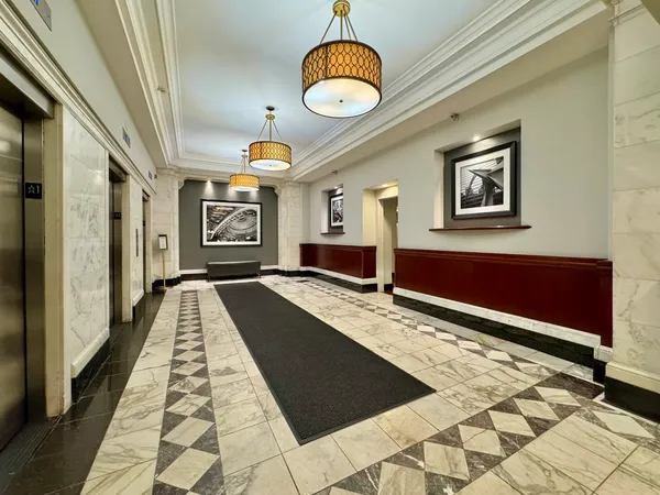 $2,250 | 40 East 9th Street, Unit 1604, Chicago, IL 60605