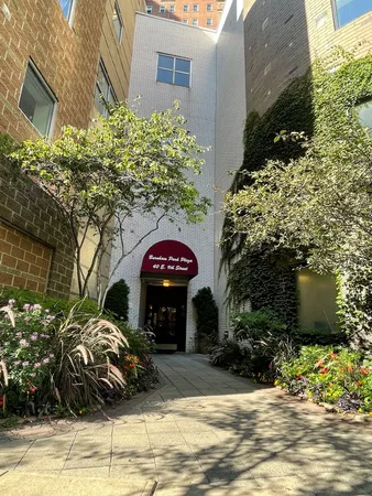 $2,250 | 40 East 9th Street, Unit 1604, Chicago, IL 60605