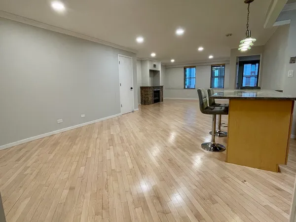 $2,250 | 40 East 9th Street, Unit 1604, Chicago, IL 60605