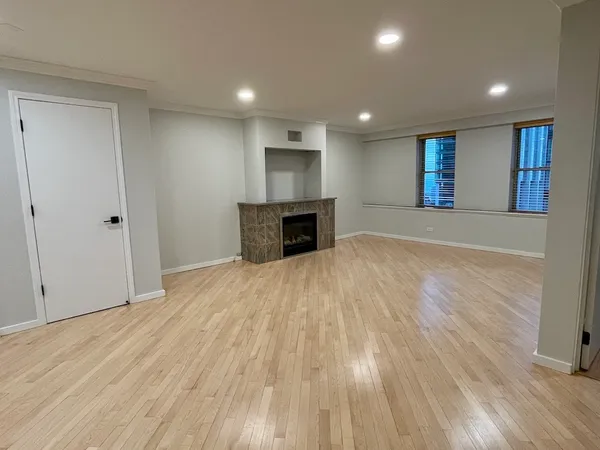 $2,250 | 40 East 9th Street, Unit 1604, Chicago, IL 60605