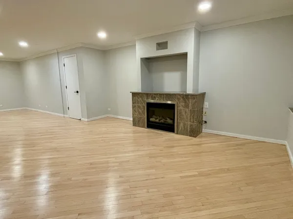 $2,250 | 40 East 9th Street, Unit 1604, Chicago, IL 60605