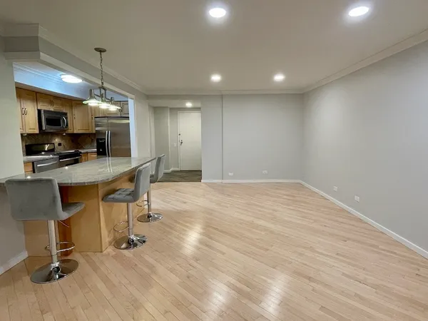 $2,250 | 40 East 9th Street, Unit 1604, Chicago, IL 60605