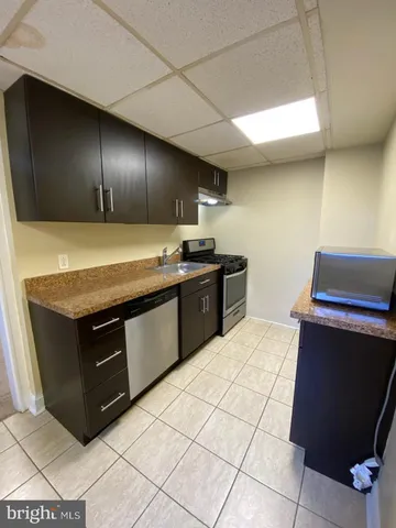 $1,075 | 437 West School House Lane, Unit G01, Philadelphia, PA 19144