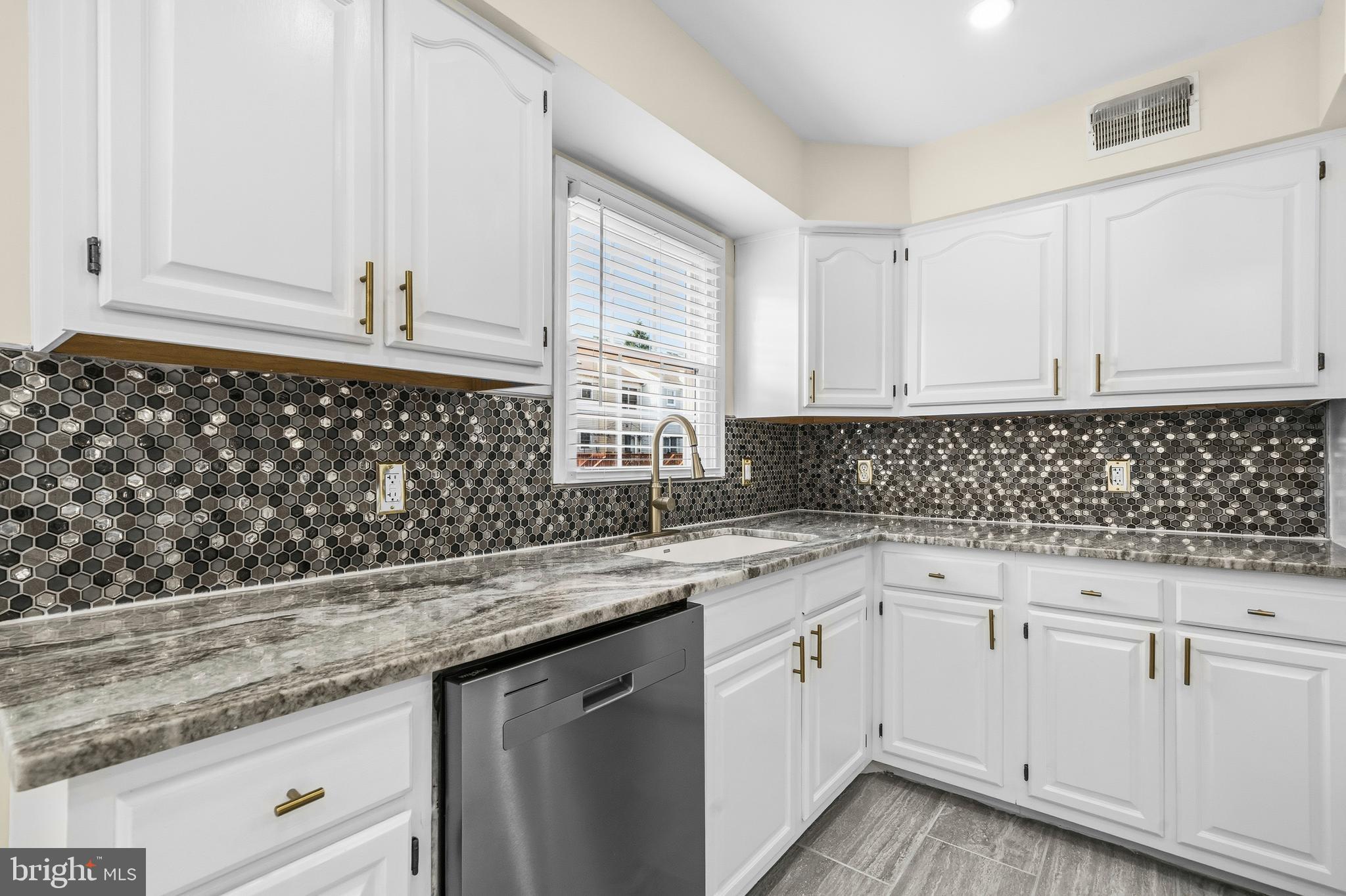 299 St Michaels Circle Odenton, MD 21113 - Photo 3 of 47