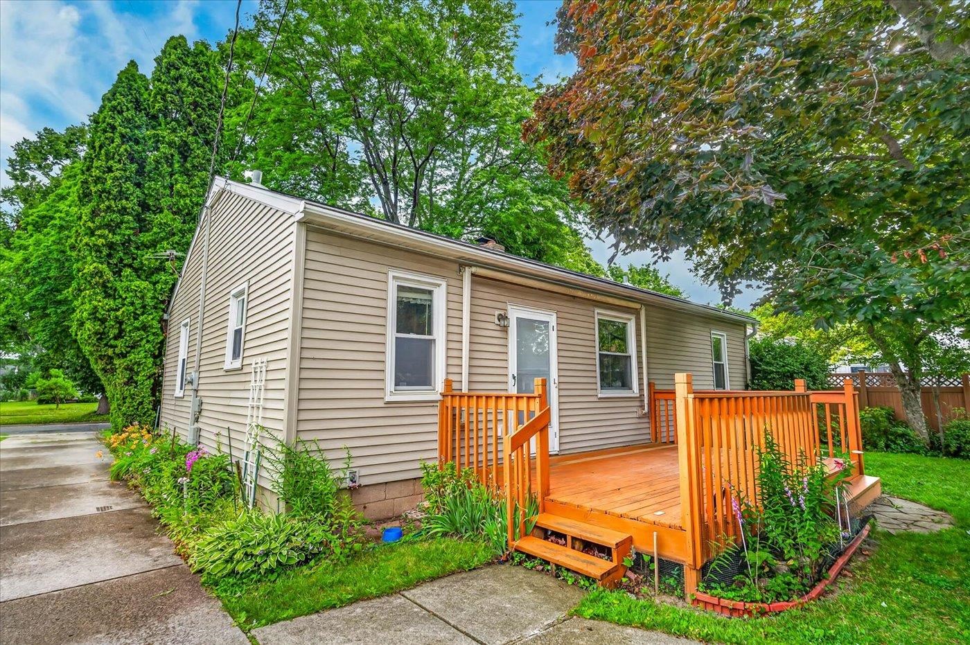 1917 Manley Street Madison, WI 53704 - Photo 13 of 33