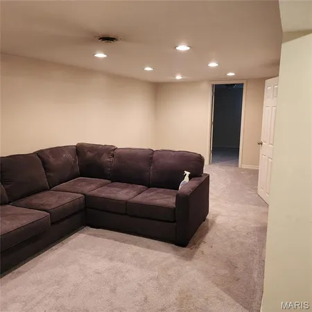 $150,000 | 940 Rogers Lane, Florissant, MO 63033