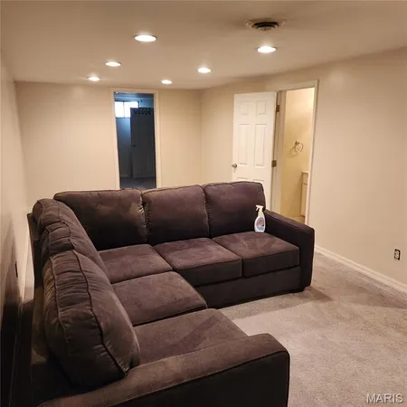 $150,000 | 940 Rogers Lane, Florissant, MO 63033