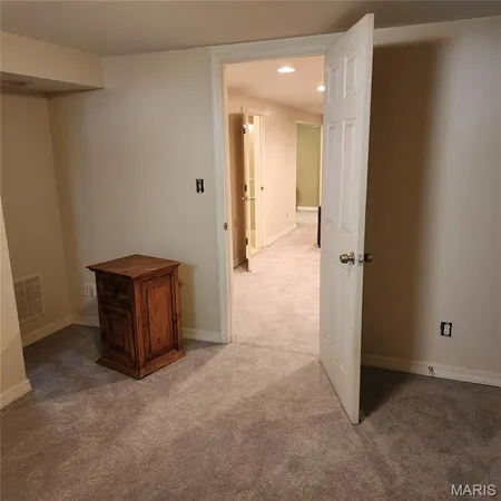 $150,000 | 940 Rogers Lane, Florissant, MO 63033