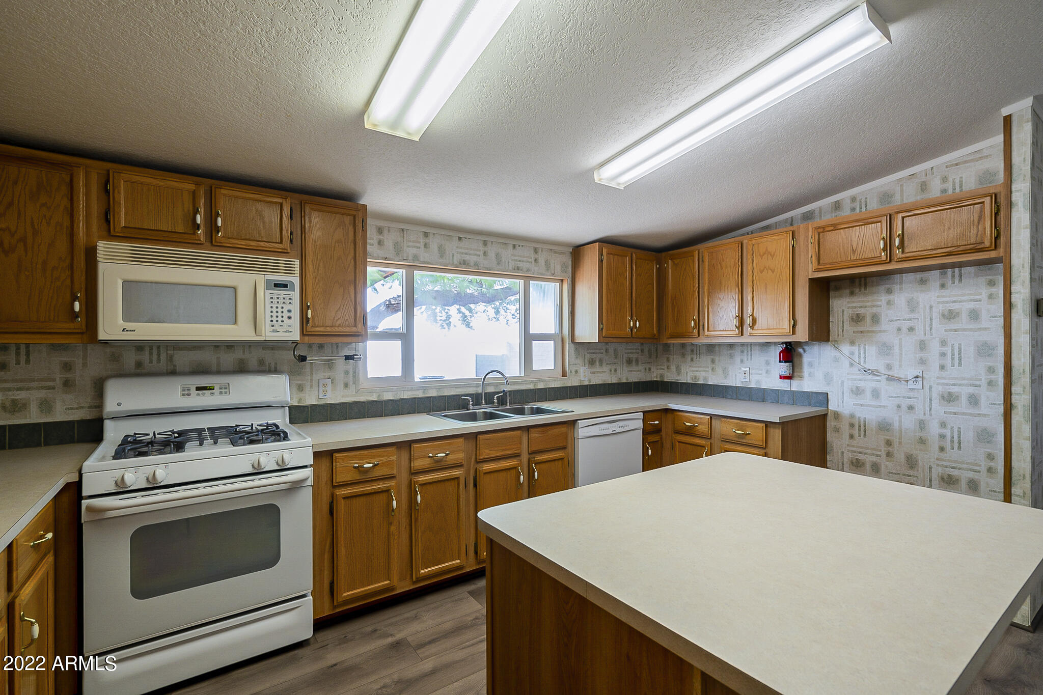 11596 Stagecoach Road Arizona City, AZ 85123 - Photo 12 of 45 Kitchen