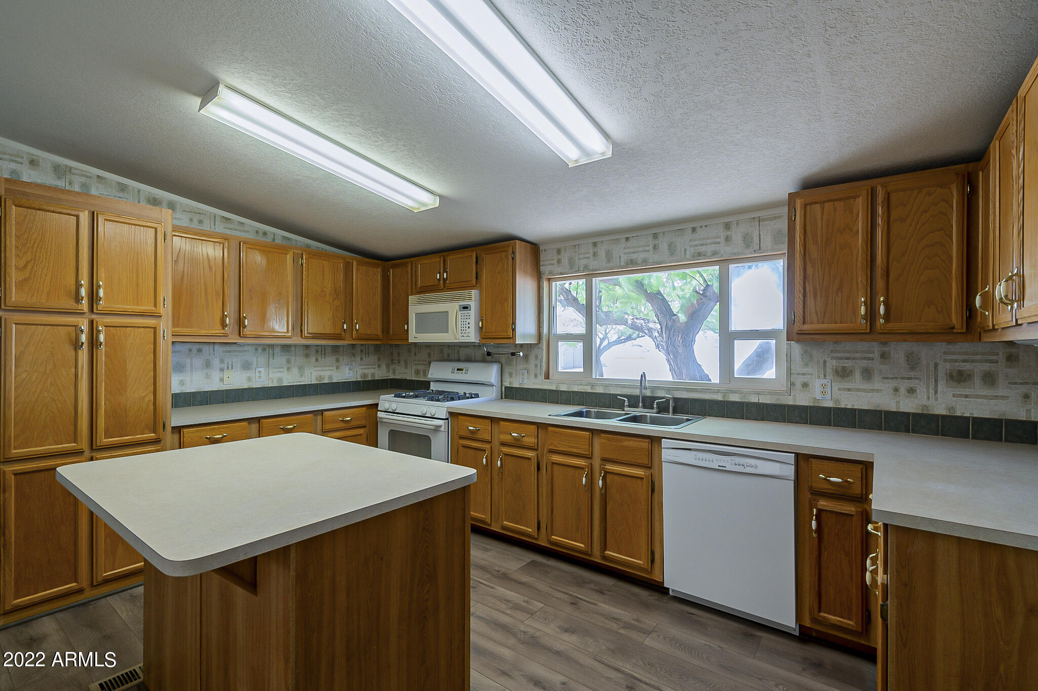 11596 Stagecoach Road Arizona City, AZ 85123 - Photo 10 of 45 Kitchen