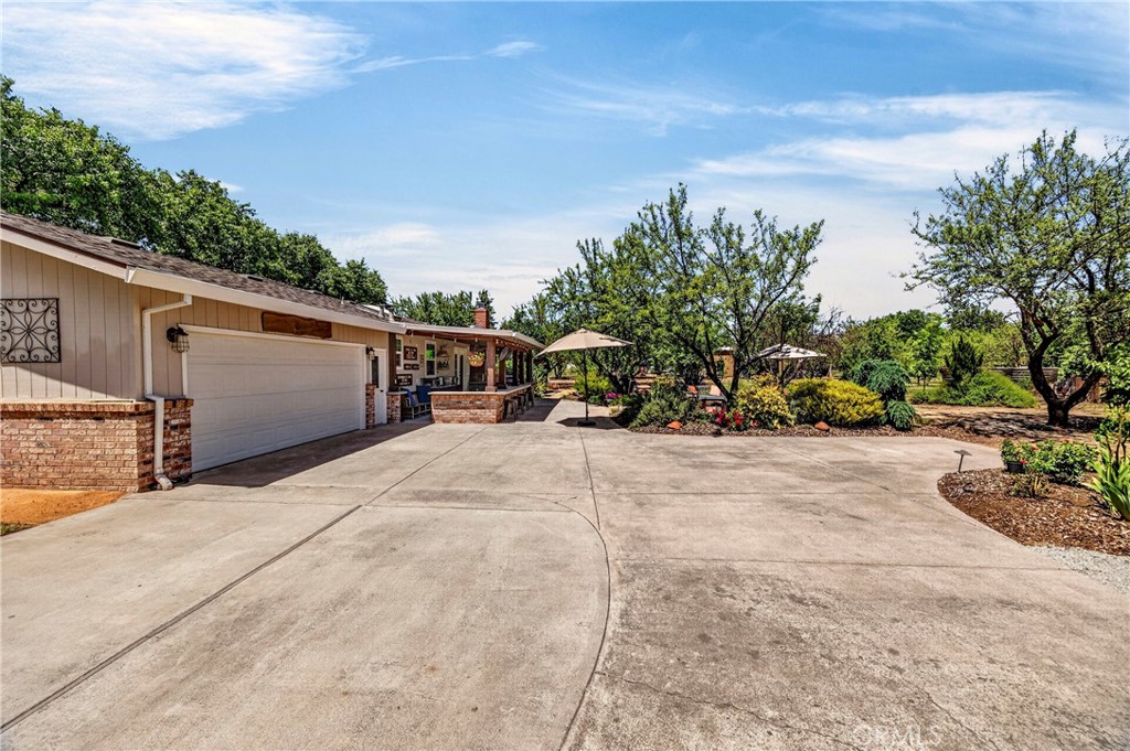 9488 Cummings Road Durham, CA 95938 - Photo 48 of 72 2 Car attached Garage