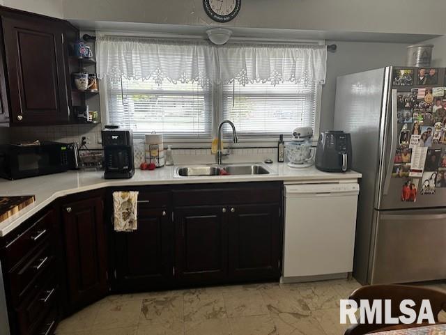 610 Sandusky Street Jacksonville, IL 62650 - Photo 8 of 24