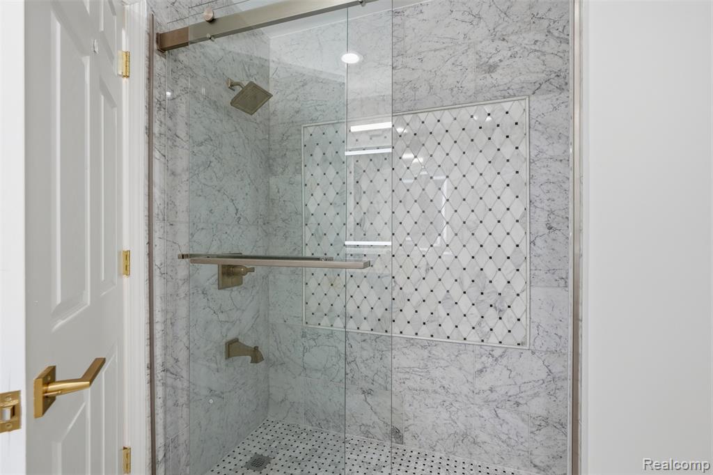 4212 April Lane Sterling Heights, MI 48310 - Photo 35 of 61
