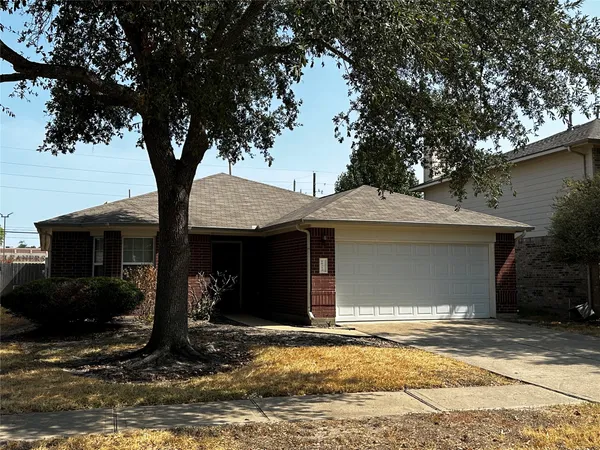 $1,975 | 10210 Canyon Rose Lane, Houston, TX 77070