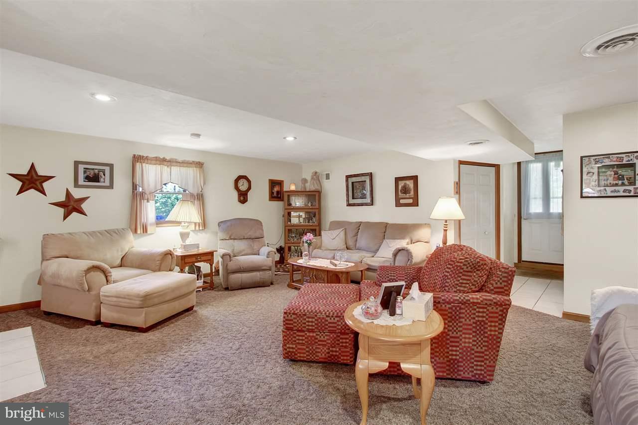 2429 Princeton Road York, PA 17402 - Photo 3 of 25 Gallery Image 3
