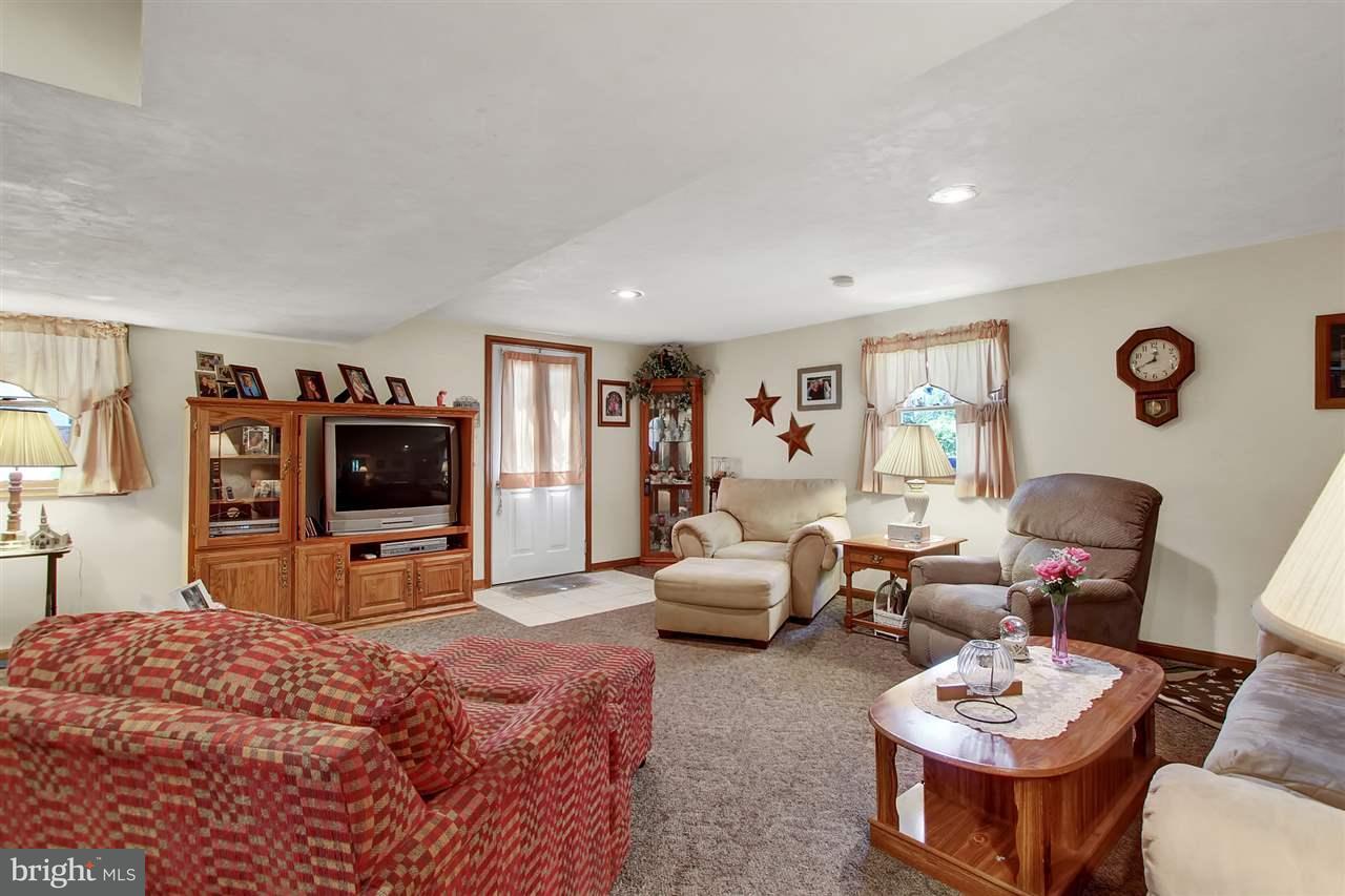 2429 Princeton Road York, PA 17402 - Photo 4 of 25 Gallery Image 4