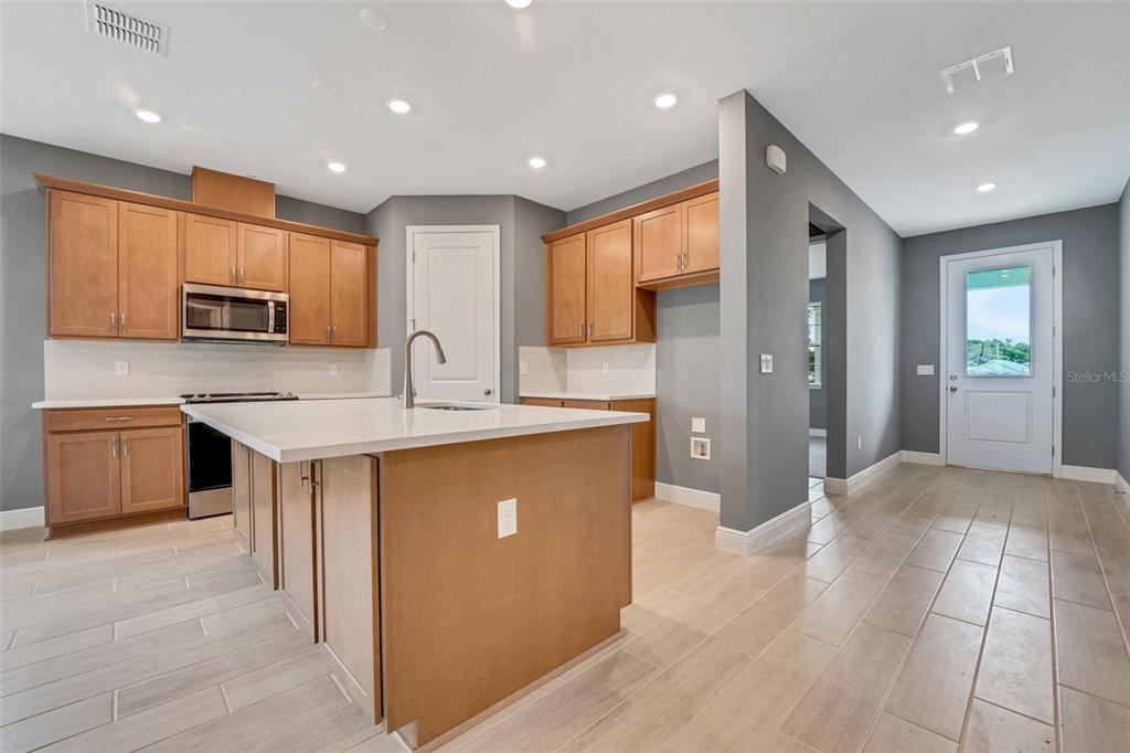 985 Fiesta Key Circle Lady Lake, FL 32159 - Photo 9 of 56