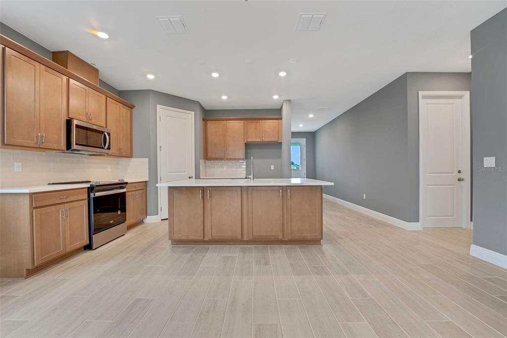 985 Fiesta Key Circle Lady Lake, FL 32159 - Photo 10 of 56