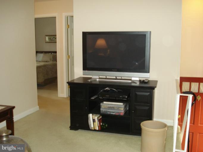 4344 Granby Road Woodbridge, VA 22193 - Photo 17 of 22 Living Room
