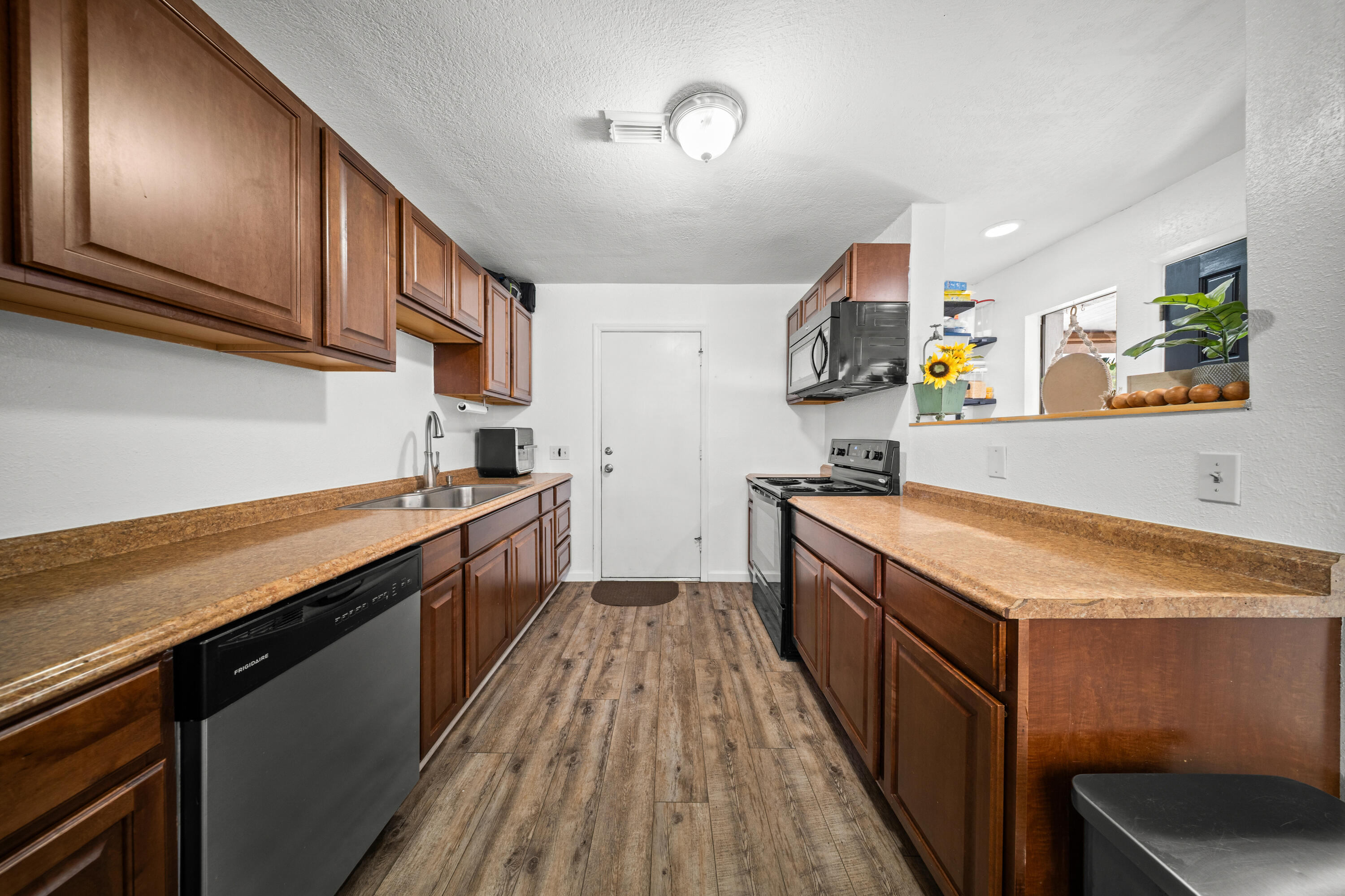 5900 Raintree Trail Fort Pierce, FL 34982 - Photo 4 of 34 Kitchen