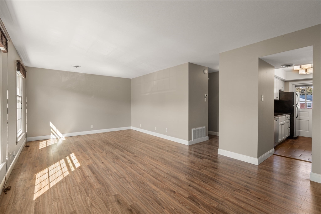 40 Yorktown Drive, Unit D Springfield, MA 01108 - Photo 6 of 27