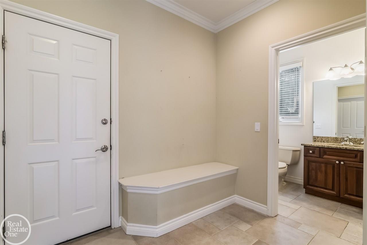 895 Quarry Drive Rochester Hills, MI 48306 - Photo 22 of 49