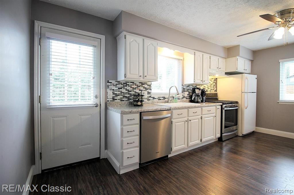 40611 West 10 Mile Road Novi, MI 48375 - Photo 20 of 42
