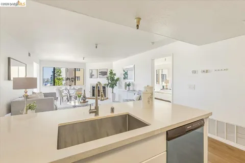 $639,000 | 545 Pierce Street, Unit 2313, Albany, CA 94706