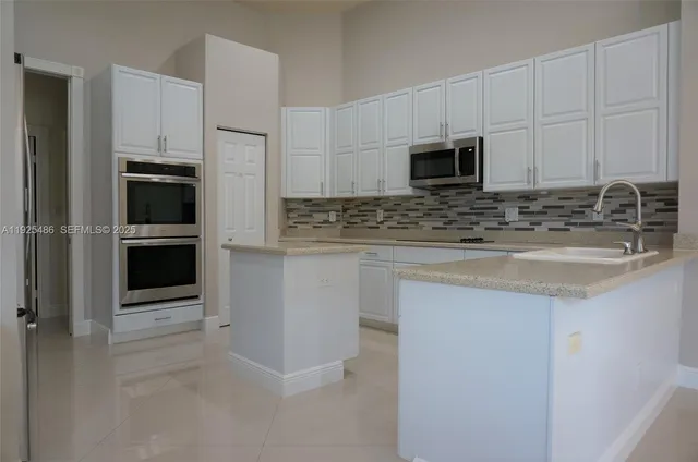 $6,200 | 8006 North Savannah Circle, Davie, FL 33328