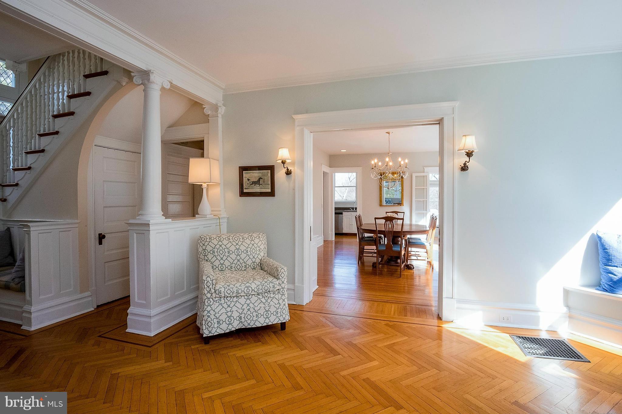 425 Hawthorn Road Baltimore, MD 21210 - Photo 8 of 30 Parlor