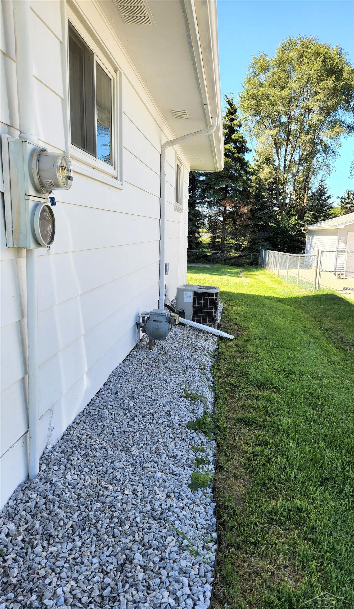 3524 Williamson Road Saginaw, MI 48601 - Photo 16 of 20 50086452-15.JPG