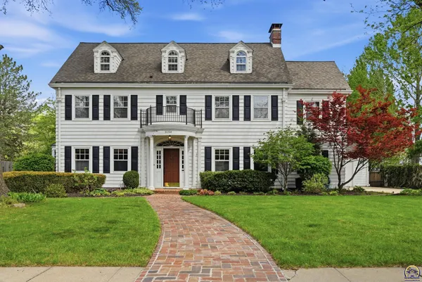 $550,000 | 3154 Southwest 15th Street, Topeka, KS 66604