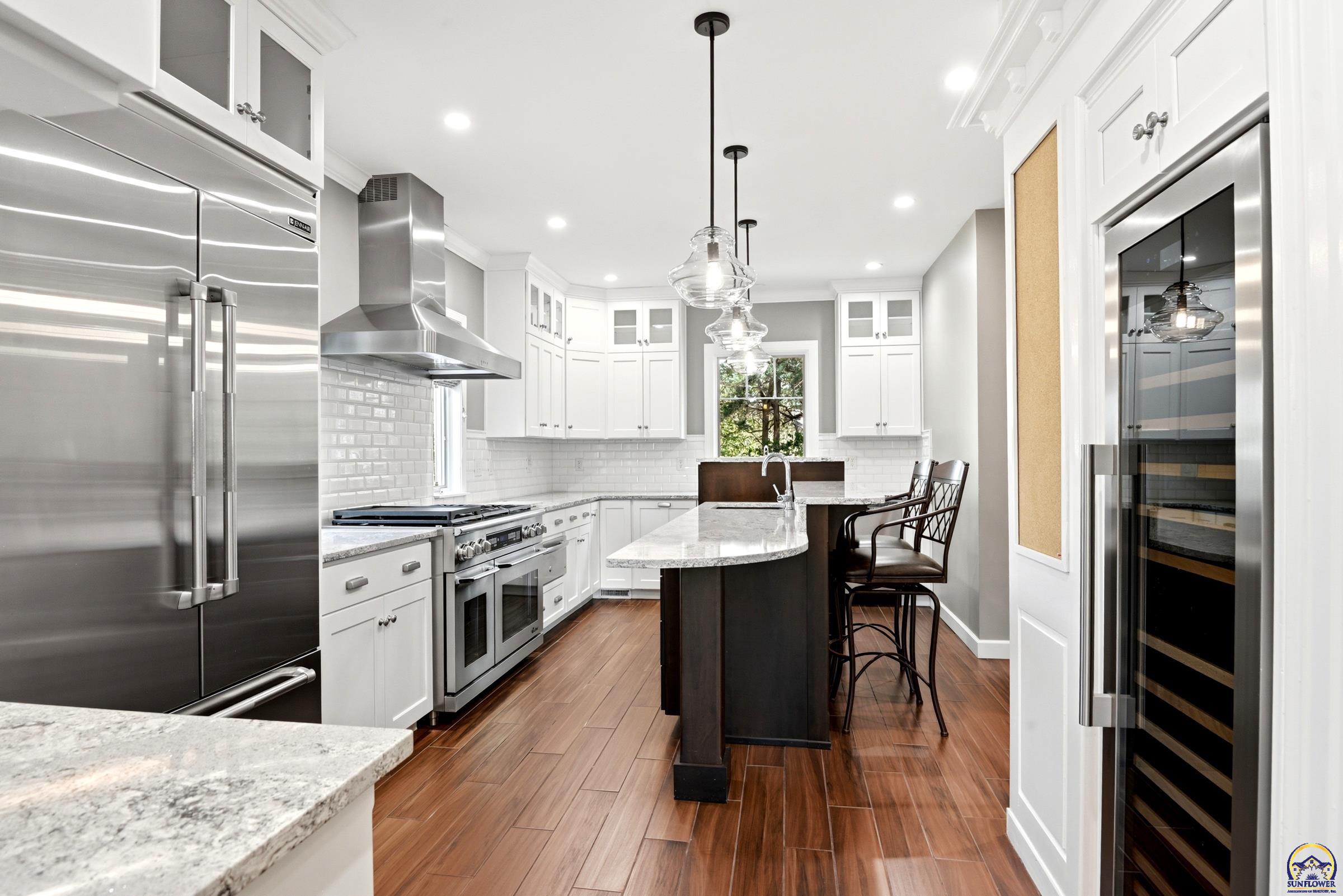 3154 Southwest 15th Street Topeka, KS 66604 - Photo 12 of 68