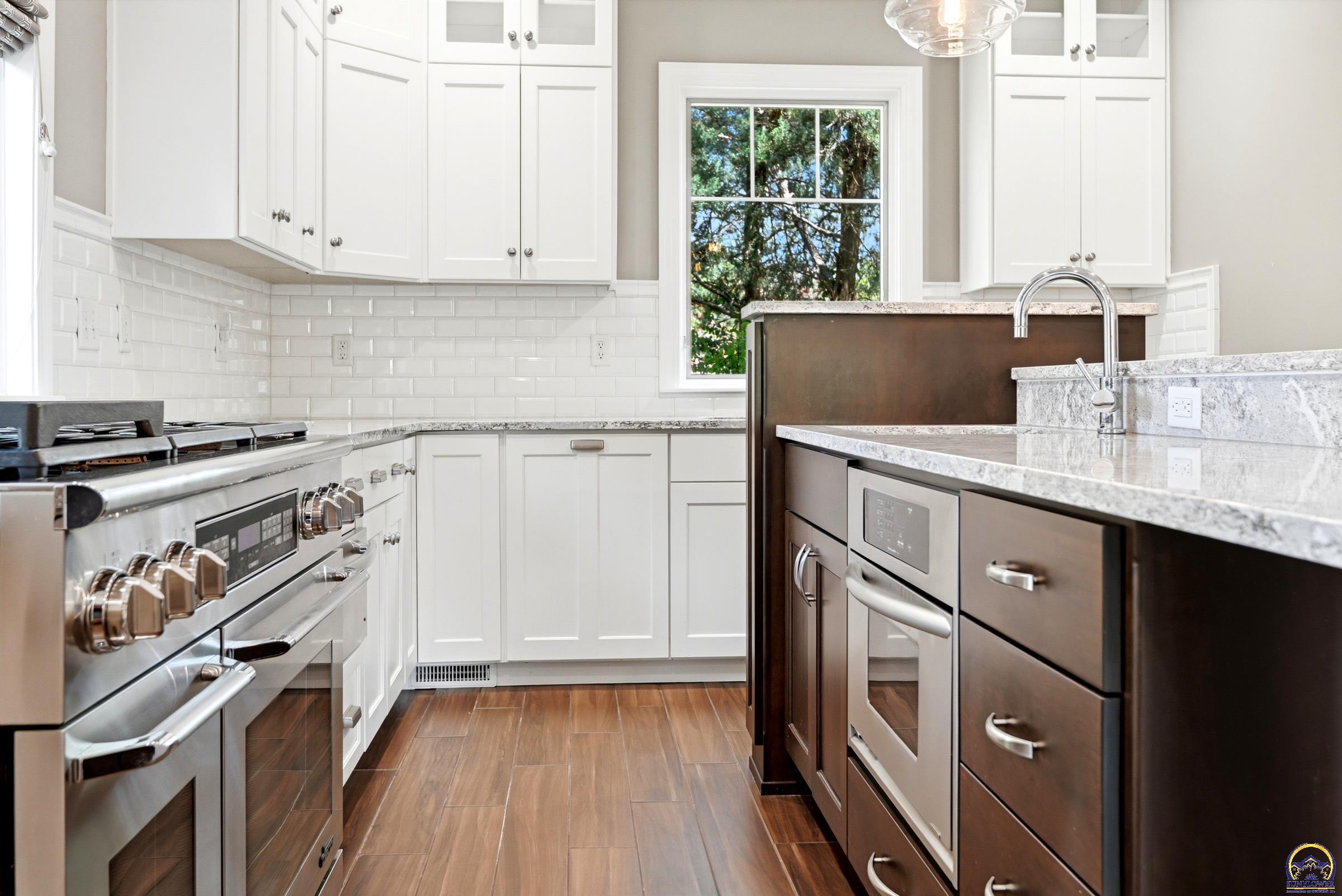 3154 Southwest 15th Street Topeka, KS 66604 - Photo 14 of 68