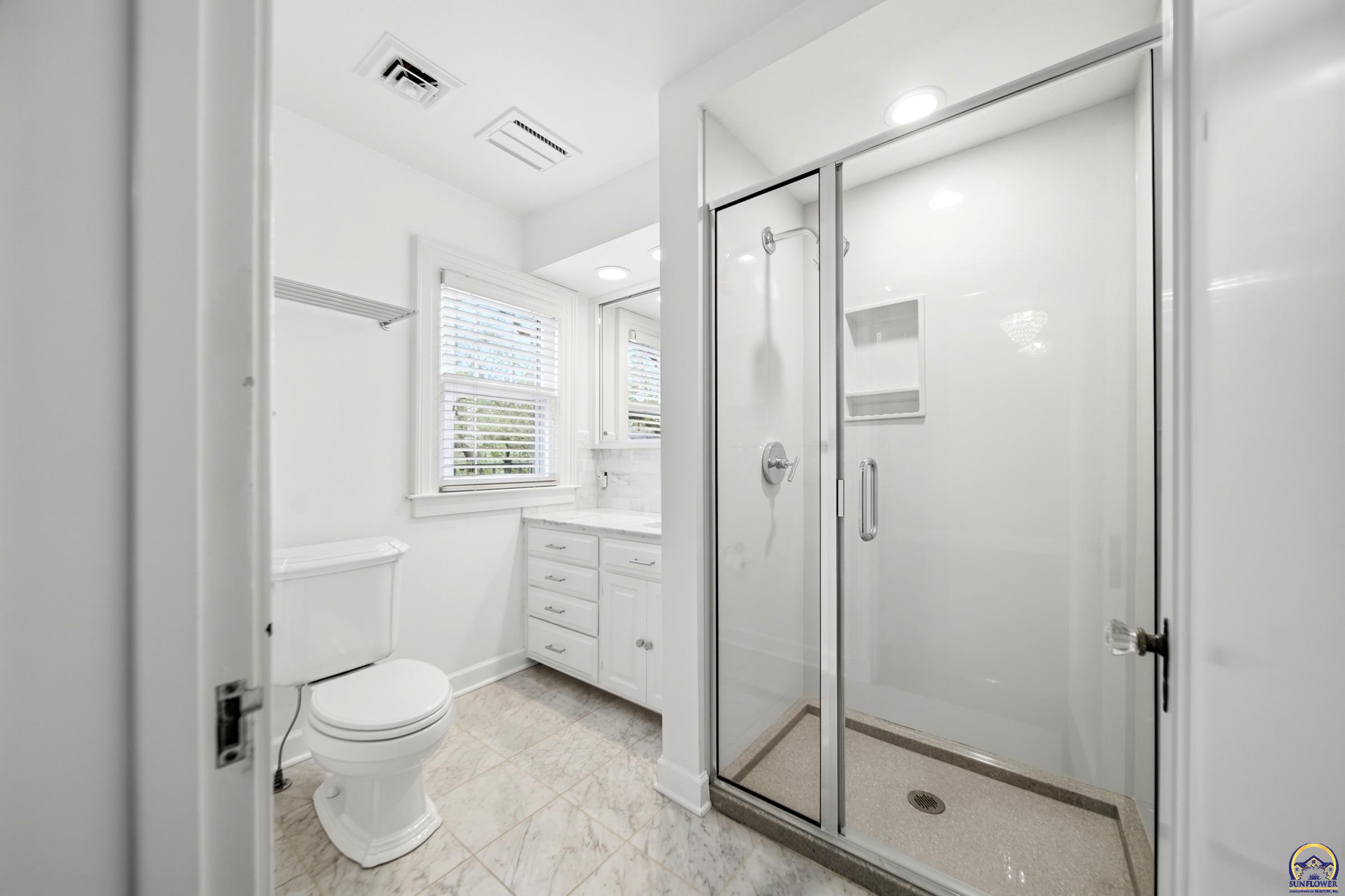 3154 Southwest 15th Street Topeka, KS 66604 - Photo 32 of 68