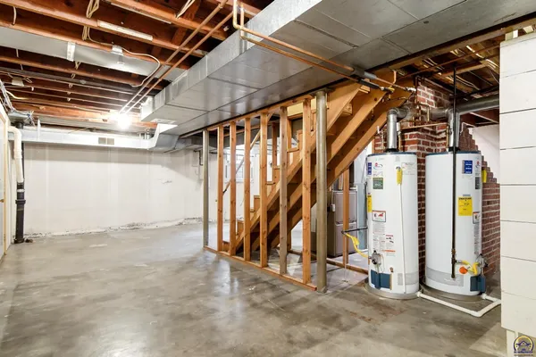 $550,000 | 3154 Southwest 15th Street, Topeka, KS 66604