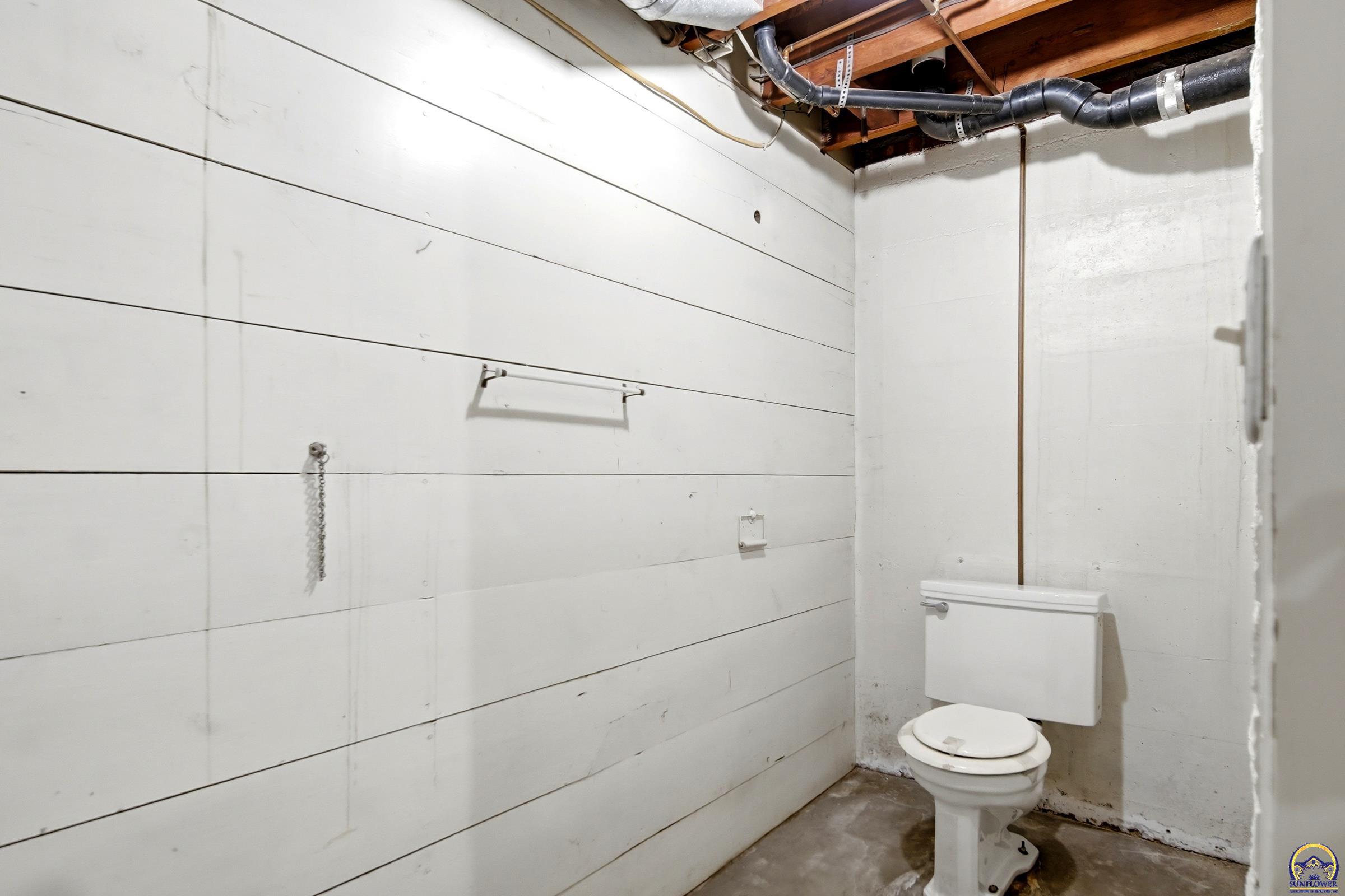 3154 Southwest 15th Street Topeka, KS 66604 - Photo 45 of 68