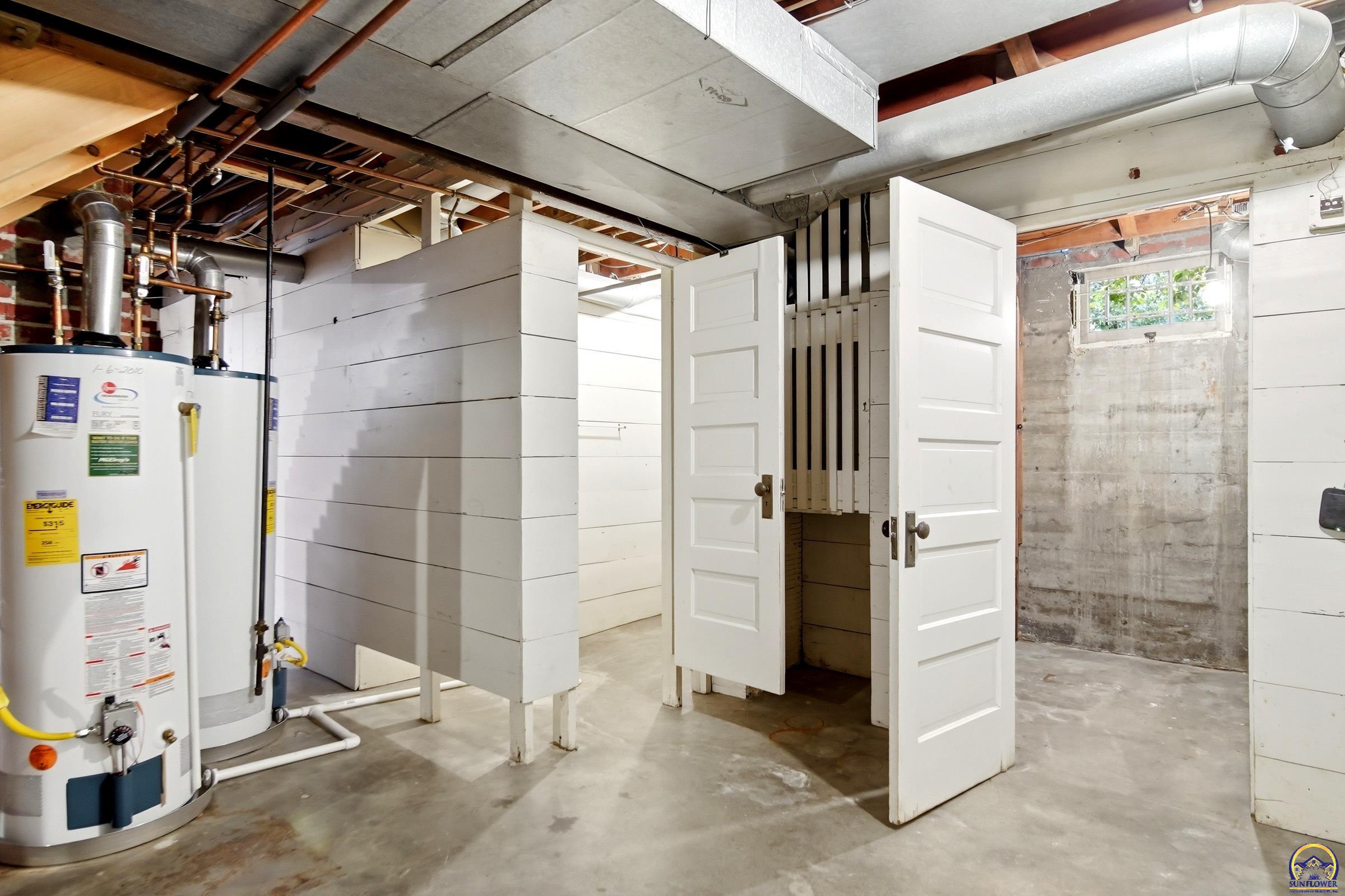 3154 Southwest 15th Street Topeka, KS 66604 - Photo 46 of 68