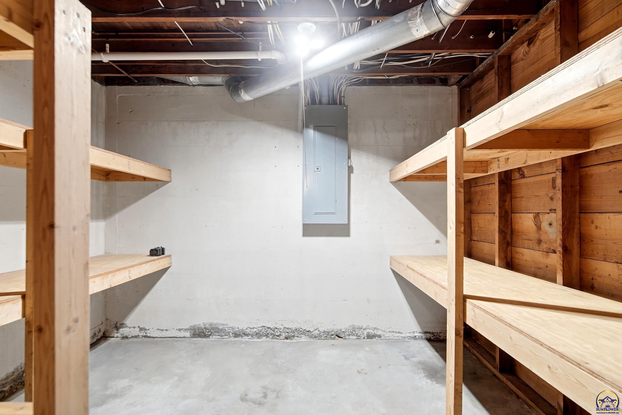 3154 Southwest 15th Street Topeka, KS 66604 - Photo 47 of 68