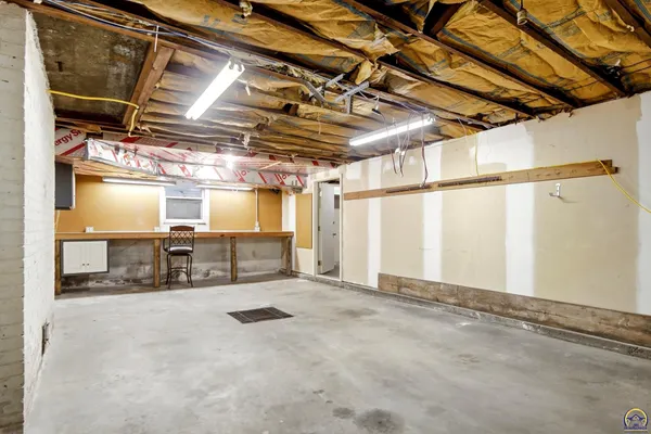 $550,000 | 3154 Southwest 15th Street, Topeka, KS 66604