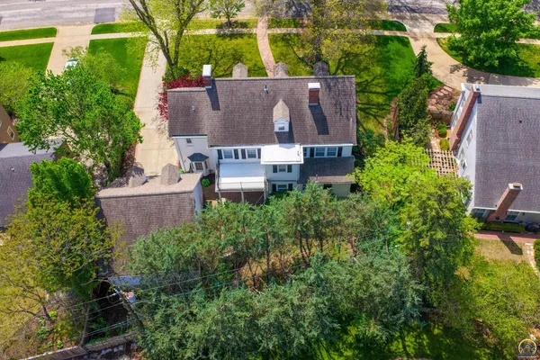 $550,000 | 3154 Southwest 15th Street, Topeka, KS 66604