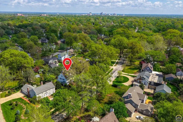 $550,000 | 3154 Southwest 15th Street, Topeka, KS 66604