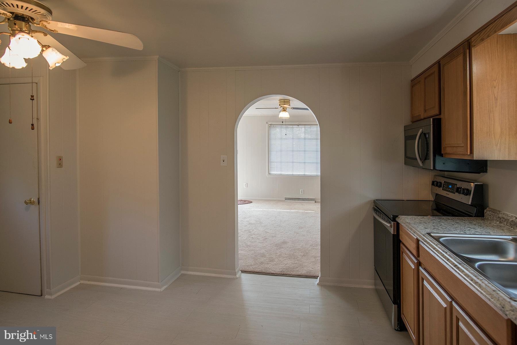 320 Valley Road Hagerstown, MD 21740 - Photo 7 of 17 Eat-in kitchen