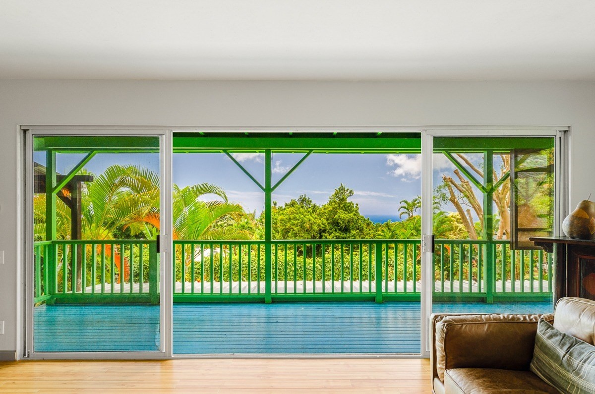 83-5434-C Middle Keei Road Captain Cook, HI 96704 - Photo 2 of 30 a view of a garden and deck