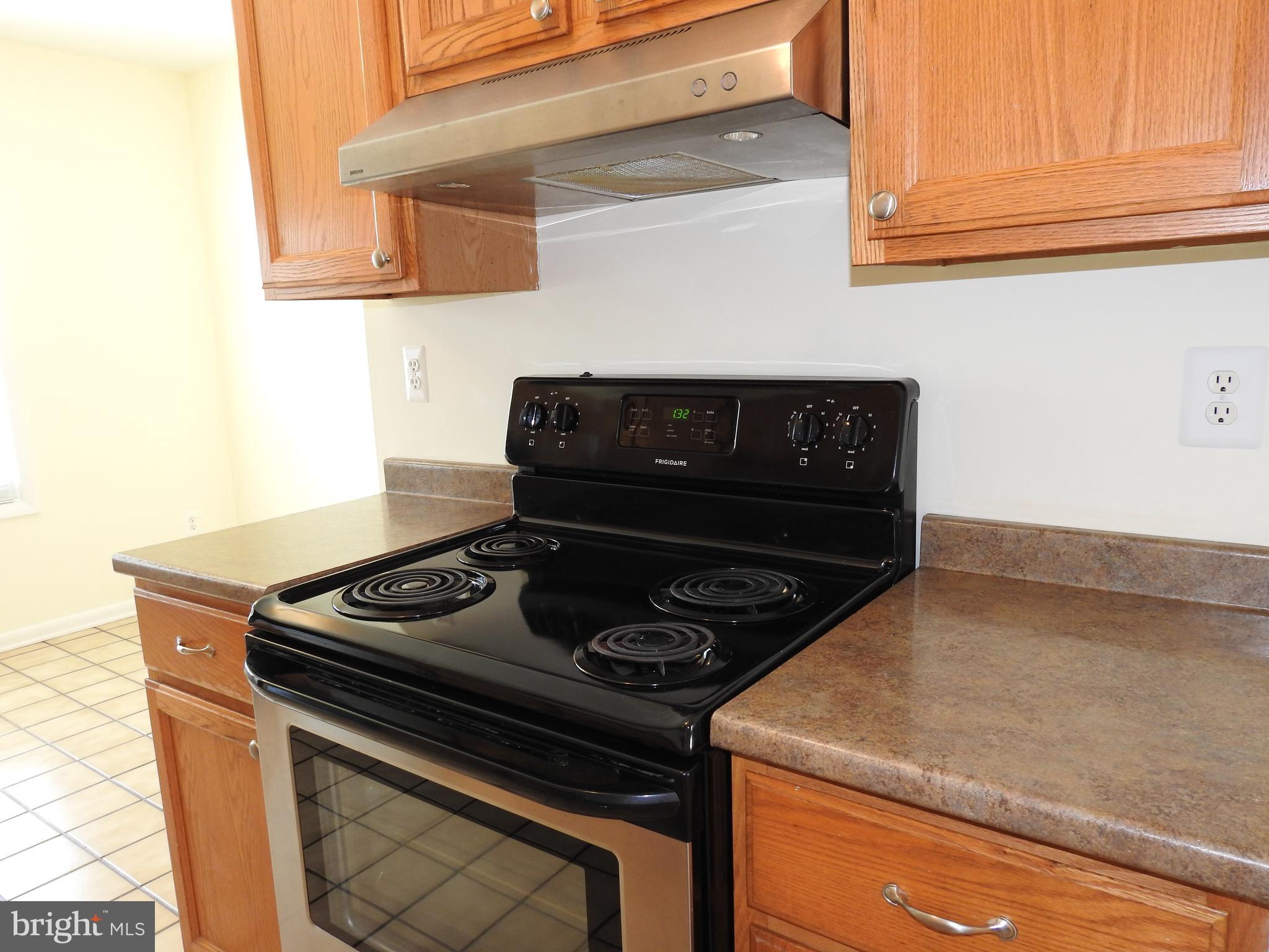 640 Ripplebrook Drive Culpeper, VA 22701 - Photo 5 of 31 Electric Cooking