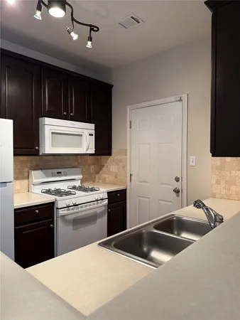 $1,795 | 2100 Pipers Field Drive, Unit 21, Austin, TX 78758