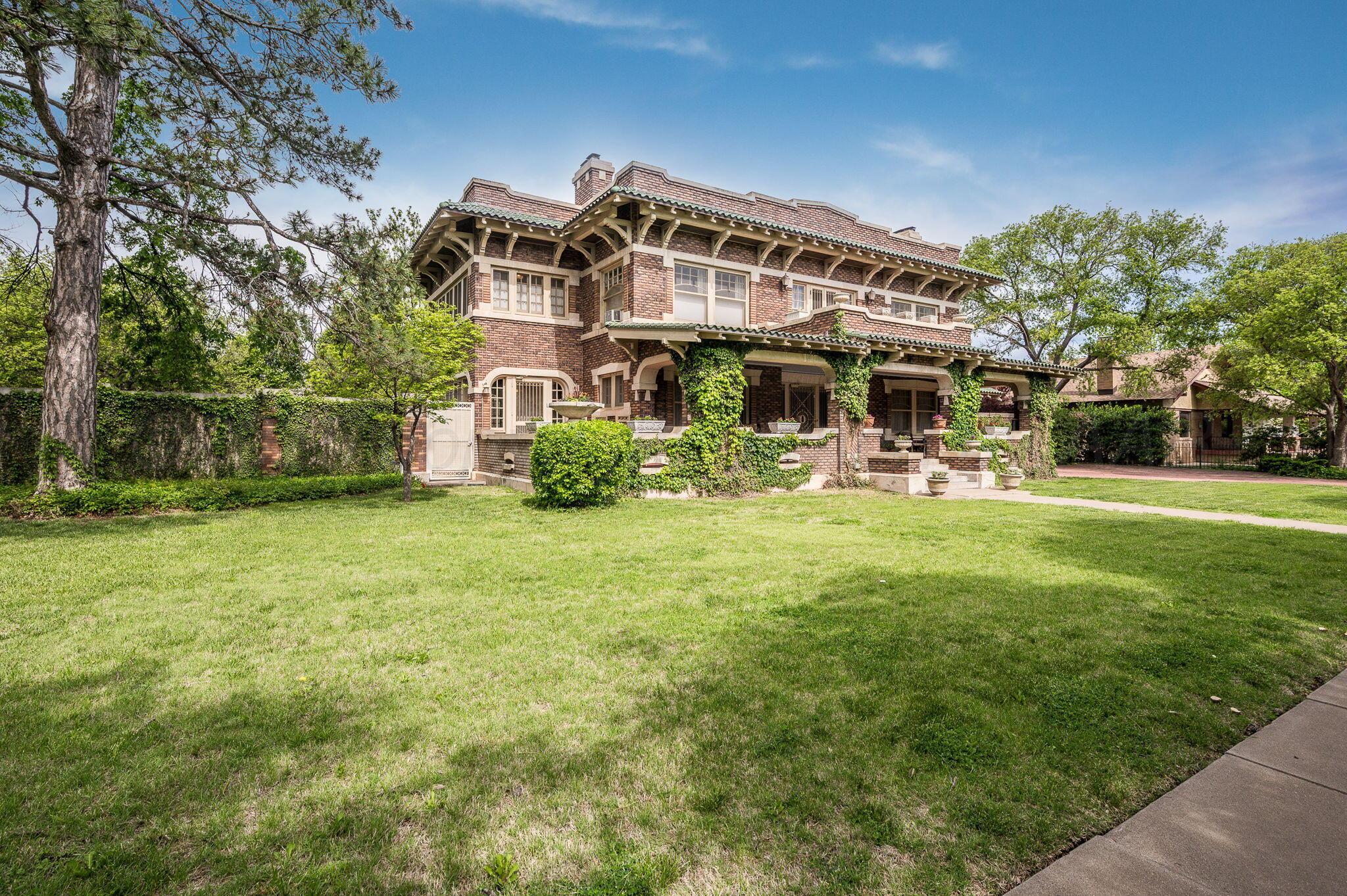1620 South Tyler Street Amarillo, TX 79102 - Photo 2 of 66 a front view of a building with garden